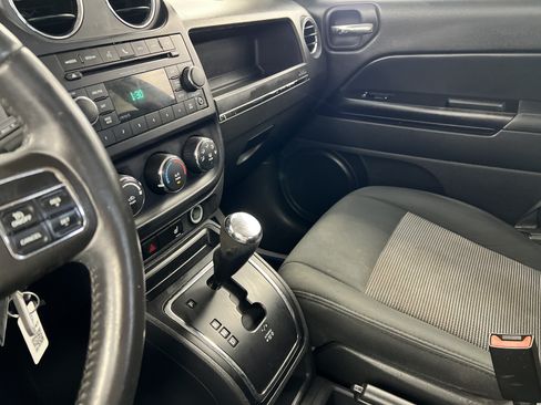 Used 2013 Jeep Patriot Latitude FWD image 20