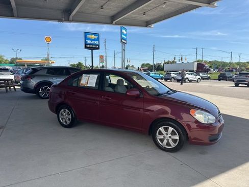 Used 2009 Hyundai Accent GLS w/ Premium Pkg 6 FWD image 3