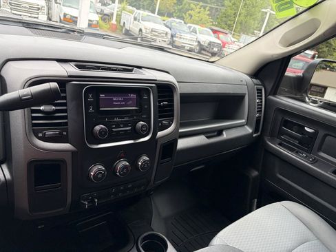 Used 2018 RAM 2500 Tradesman w/ Chrome Appearance Group AWD/4WD image 32
