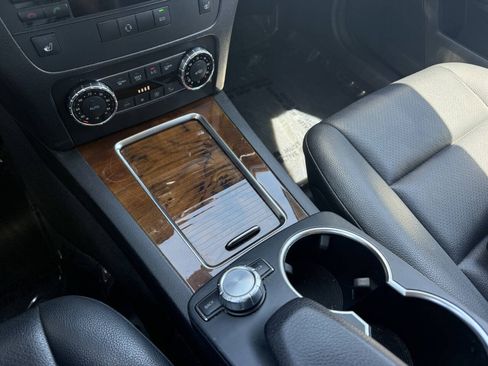 Used 2013 Mercedes-Benz GLK 350 4MATIC image 30