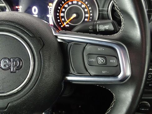 Used 2018 Jeep Wrangler Unlimited Sahara w/ Safety Group image 23