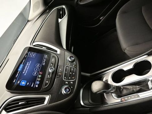 Used 2022 Chevrolet Malibu LT FWD image 19
