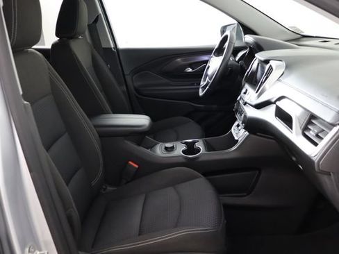 Used 2022 GMC Terrain SLE FWD image 17