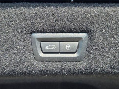 Used 2025 BMW i7 xDrive60 AWD/4WD image 7