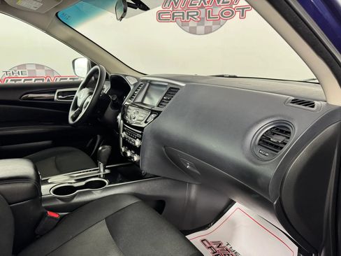 Used 2020 Nissan Pathfinder S FWD image 12