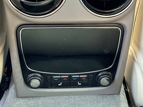 Used 2013 Jaguar XJ RWD image 17
