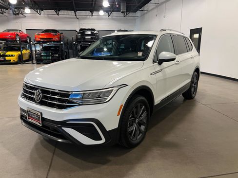 Used 2023 Volkswagen Tiguan SE image 7