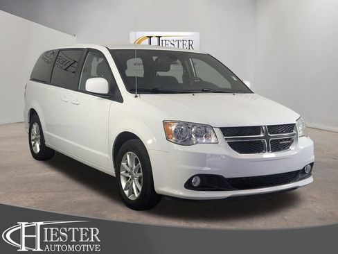 Used 2020 Dodge Grand Caravan SE FWD image 1