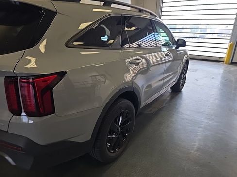 Used 2023 Kia Sorento S w/ Panoramic Sunroof Package AWD/4WD image 3