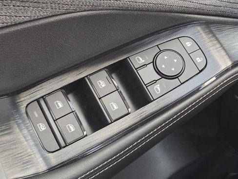 Used 2022 Nissan Rogue SV image 29