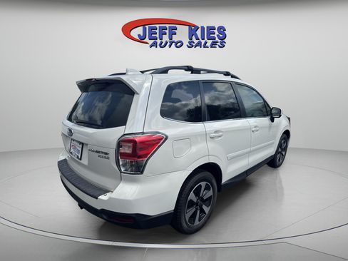 Used 2017 Subaru Forester 2.5i Limited AWD/4WD image 5
