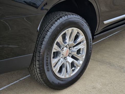 New 2026 GMC Yukon Denali w/ Sun & Power Step Package image 8