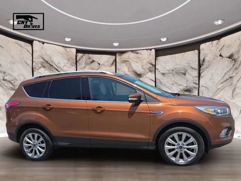 Used 2017 Ford Escape Titanium AWD/4WD image 4