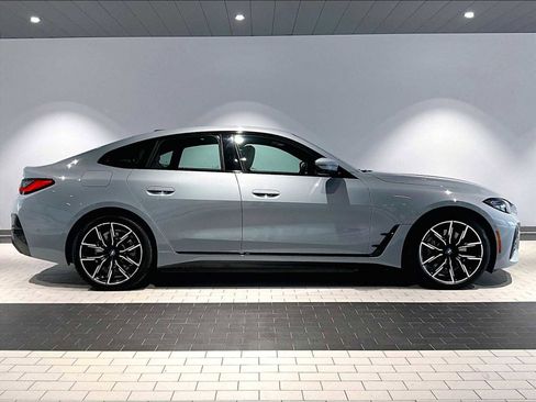 Used 2022 BMW i4 eDrive40 w/ M Sport Package image 11