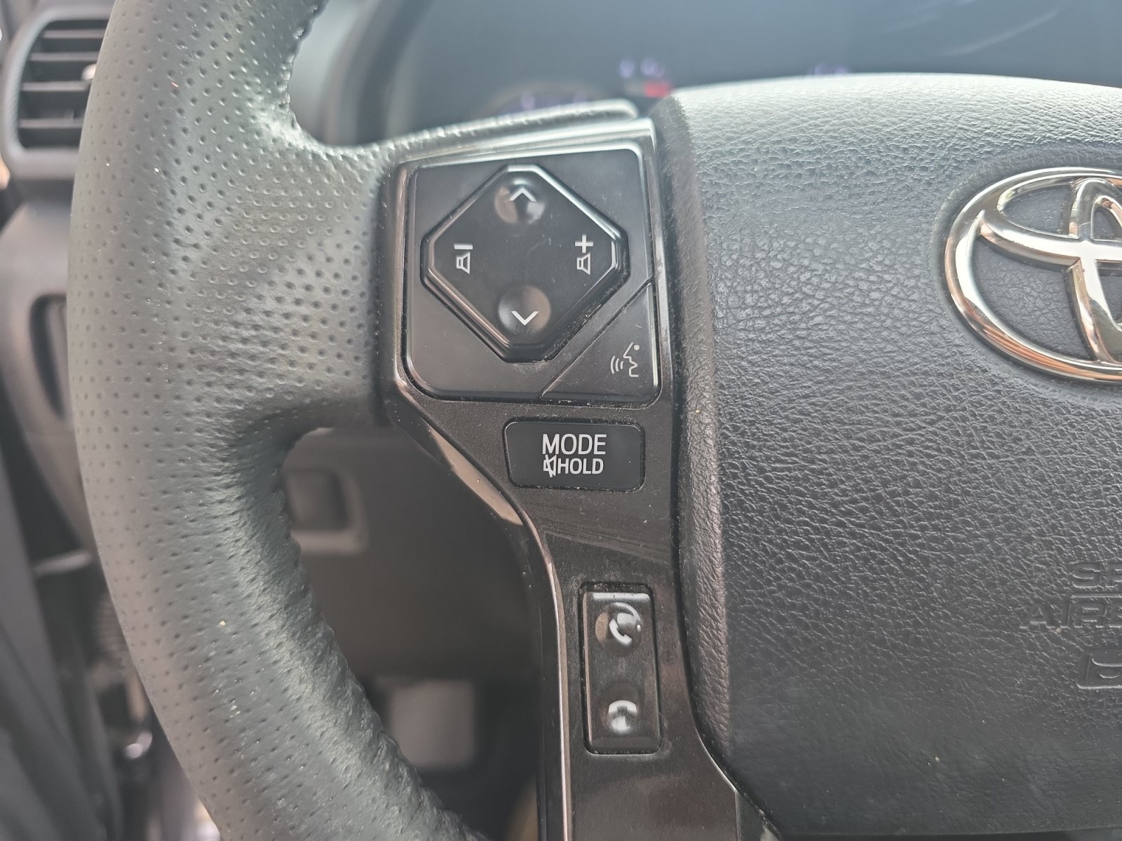 Used 2021 Toyota 4Runner TRD Off-Road Premium w/ Moonroof Package AWD/4WD image 25