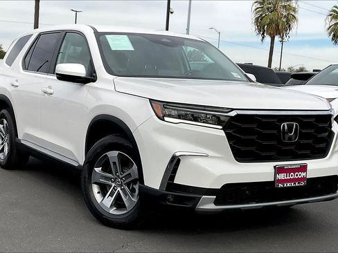 Used 2023 Honda Pilot EX-L image 2