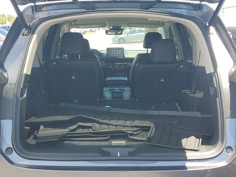 Used 2025 Honda Pilot EX-L image 9