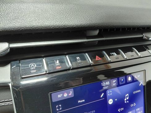 Certified 2025 Jeep Grand Cherokee Altitude image 34