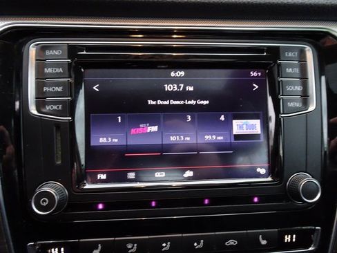 Used 2017 Volkswagen Passat 1.8T SE image 22