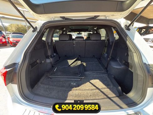 Used 2021 Volkswagen Tiguan SE FWD image 35