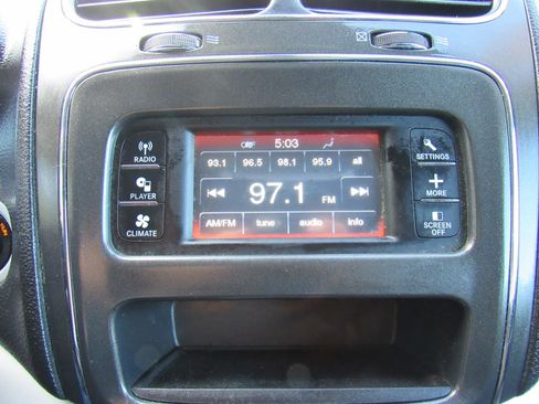 Used 2018 Dodge Journey SE w/ Popular Equipment Group FWD image 25