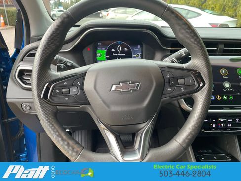 Used 2023 Chevrolet Bolt EUV LT image 32