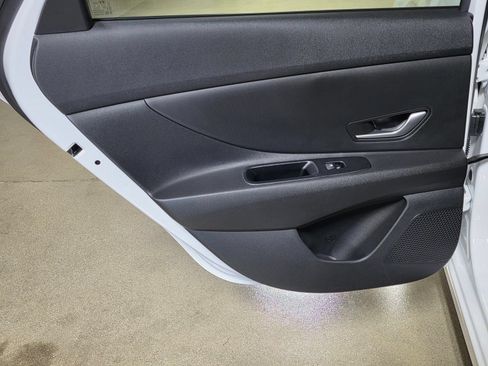 Used 2026 Hyundai Elantra SE FWD image 10