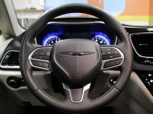 Used 2023 Chrysler Voyager LX FWD image 19