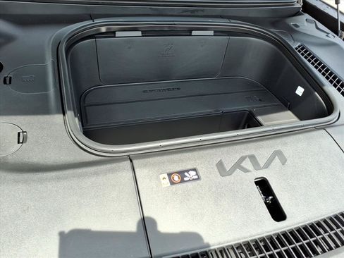 New 2026 Kia EV9 Land w/ Nightfall Edition Package AWD/4WD image 13