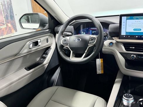 New 2026 Ford Explorer Active w/ Active Comfort Package RWD image 11
