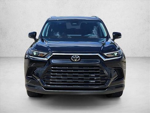 Used 2025 Toyota Grand Highlander FWD image 2