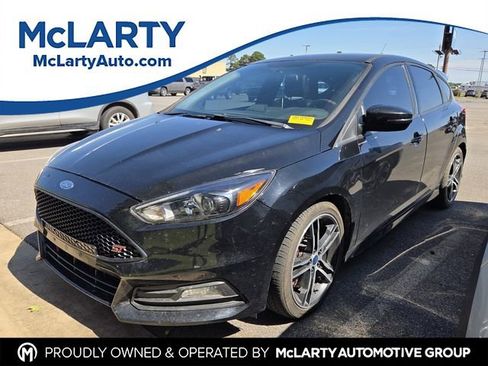 Used 2016 Ford Focus ST w/ Equipment Group 402A FWD image 1