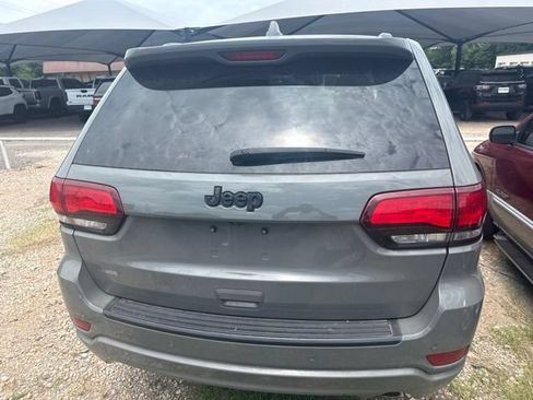 Used 2021 Jeep Grand Cherokee Laredo X RWD image 4
