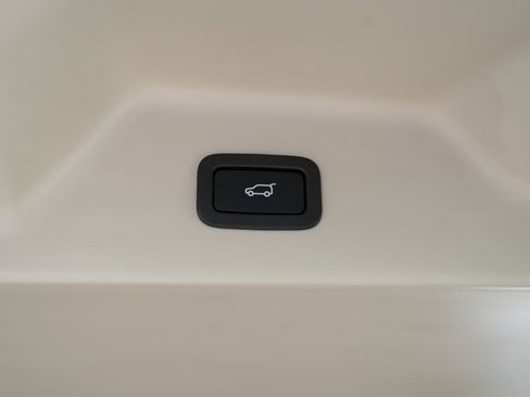 Used 2017 Land Rover Range Rover Supercharged image 17