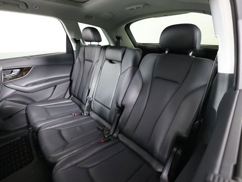 Used 2018 Audi Q7 3.0T Prestige w/ Prestige Package image 16