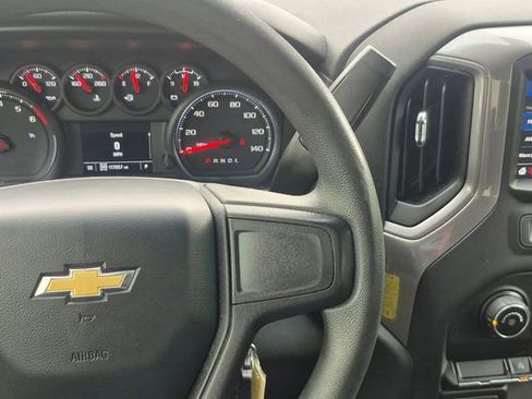 Used 2020 Chevrolet Silverado 1500 Custom w/ Custom Value Package AWD/4WD image 9