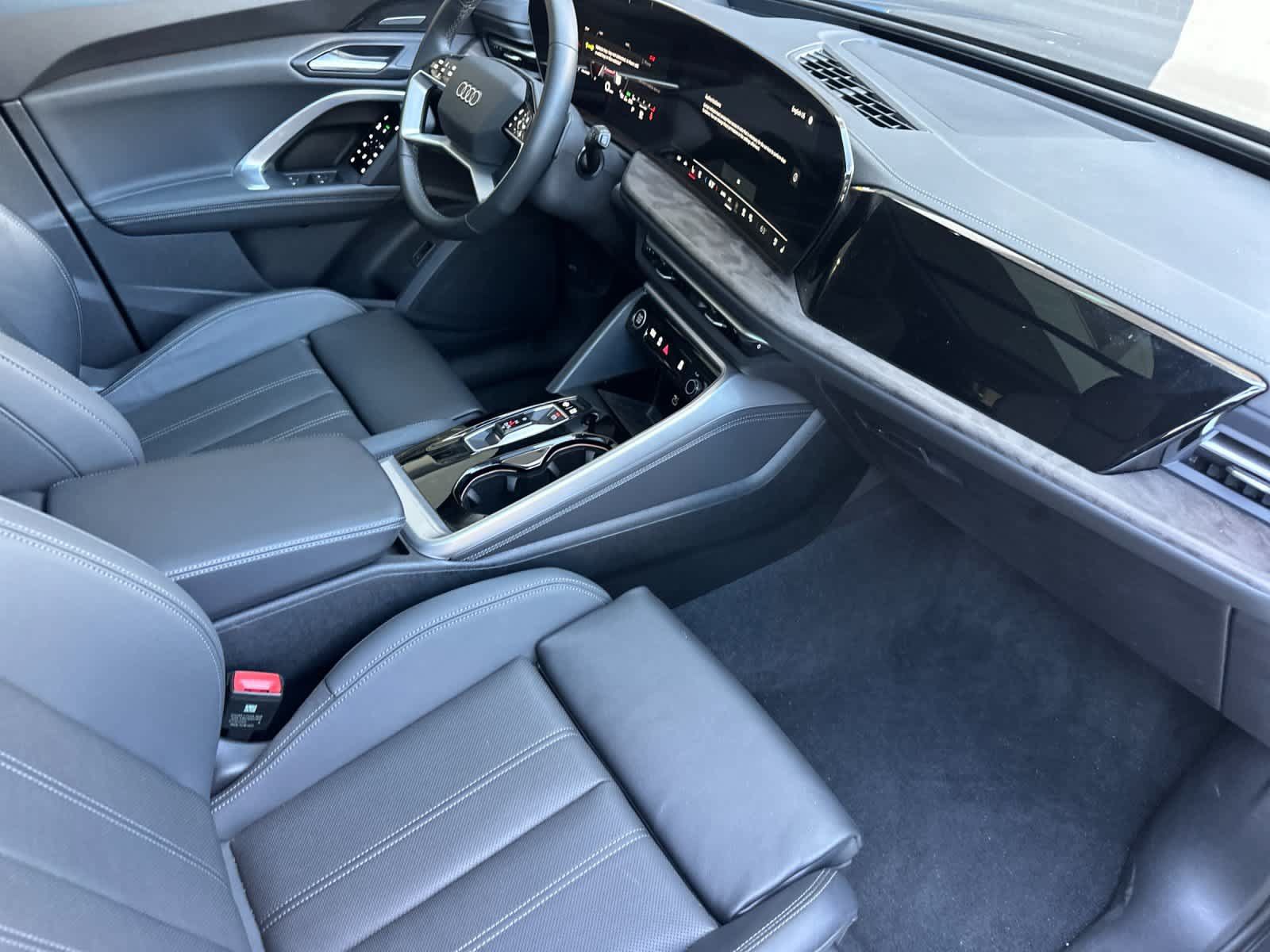 Used 2025 Audi Q5 Premium w/ Premium Plus AWD/4WD image 16