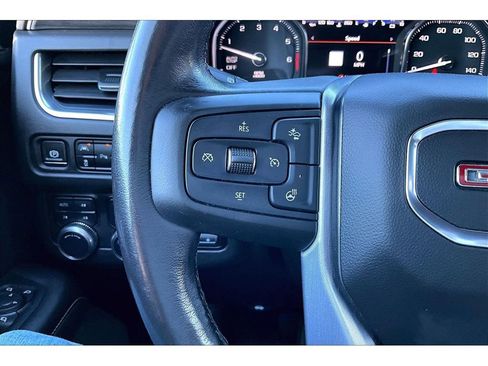 Used 2021 GMC Yukon XL SLT w/ SLT Luxury Plus Package image 11