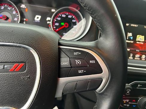 Used 2015 Dodge Charger SXT image 21