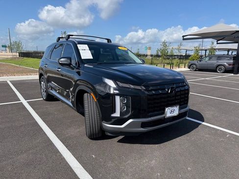 Used 2023 Hyundai Palisade Limited FWD image 3