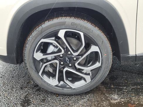 New 2026 Chevrolet Trax RS w/ Sunroof Package image 5