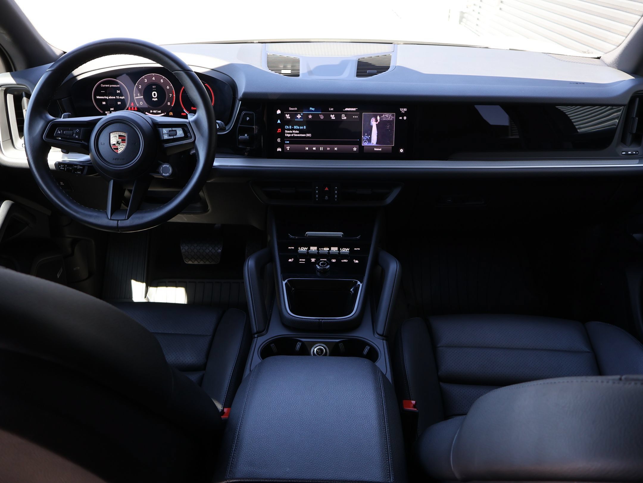 Used 2024 Porsche Cayenne AWD/4WD image 29