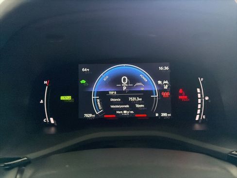 Used 2025 Toyota Camry SE image 30