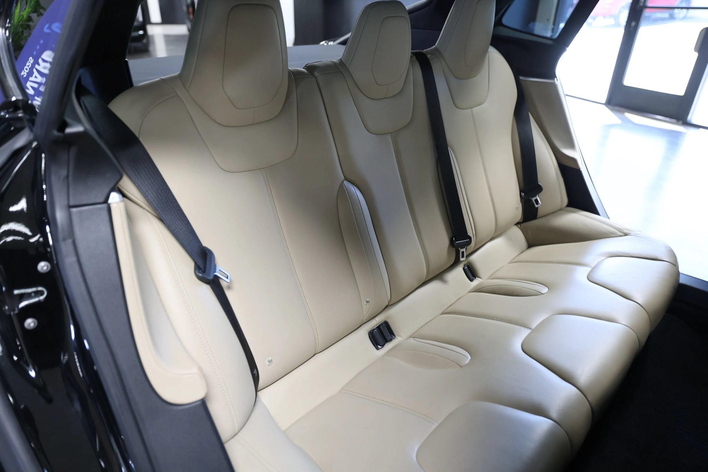Used 2015 Tesla Model S 85 RWD image 41