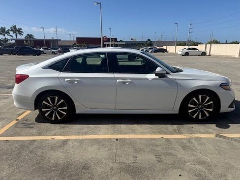 Used 2024 Honda Civic EX image 9