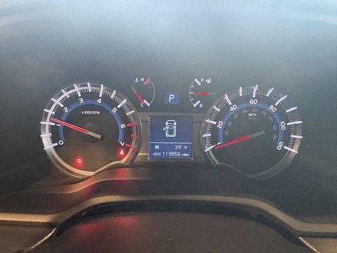 Used 2018 Toyota 4Runner SR5 image 15