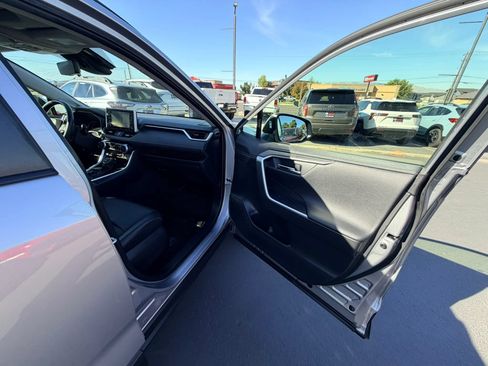 Used 2021 Toyota RAV4 Limited AWD/4WD image 23