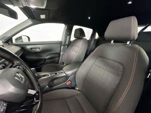Used 2024 Honda HR-V Sport image 3