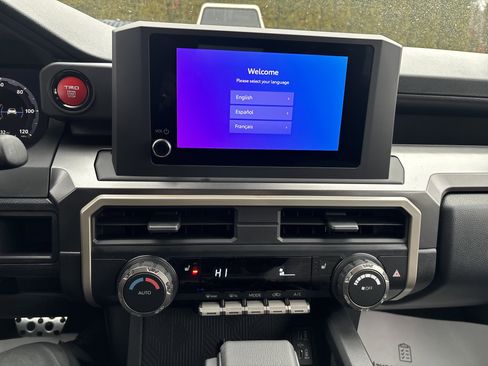 Certified 2025 Toyota Tacoma TRD Sport image 26