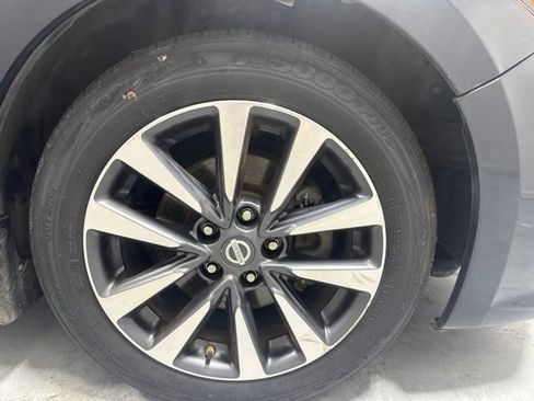 Used 2017 Nissan Altima 2.5 SV FWD image 4